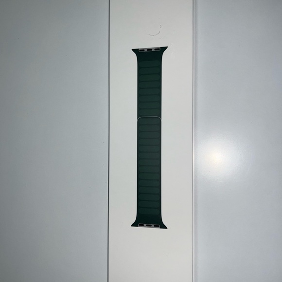 Apple Genuine Leather Link Watch Band Sequoia Green, Size M/L (45mm) Brand New - Picture 1 of 12